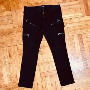 Black Skinny Jeans w/ Zippers